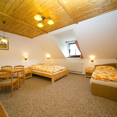 U Tri Sluk بيت ضيافة مودرافا